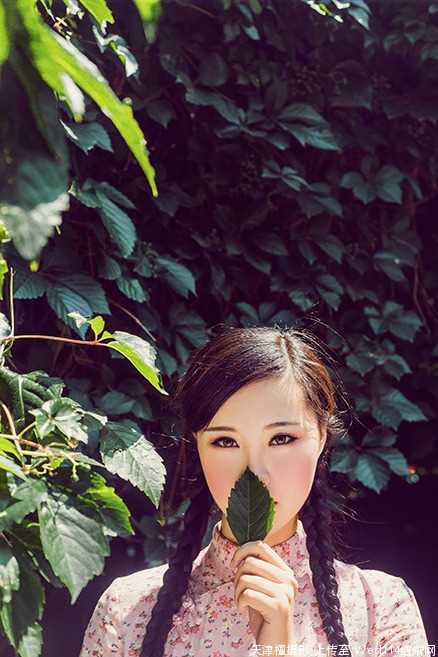 最全民国旗袍美女户外清新壁纸