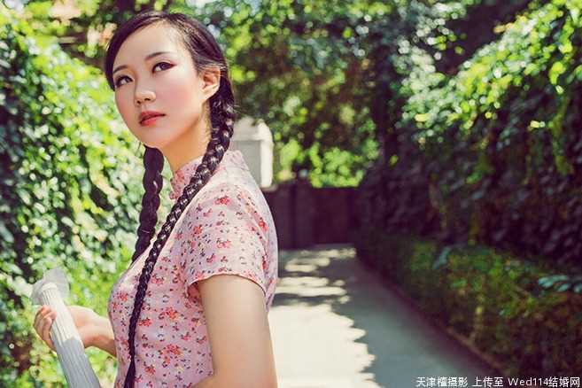 最全民国旗袍美女户外清新壁纸