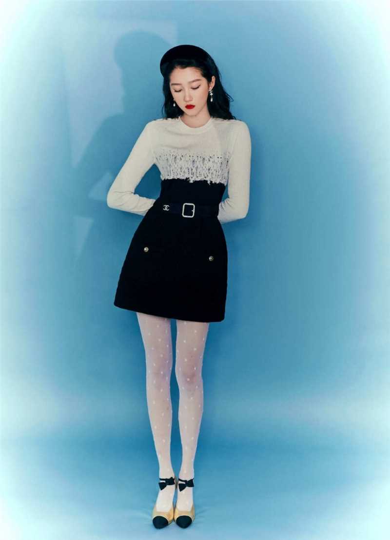 优质关晓彤白丝复古纯欲风时尚相册