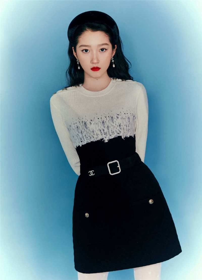 优质关晓彤白丝复古纯欲风时尚相册