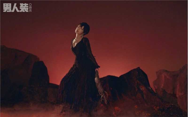 优质戴燕妮抹胸流金长裙性感相册