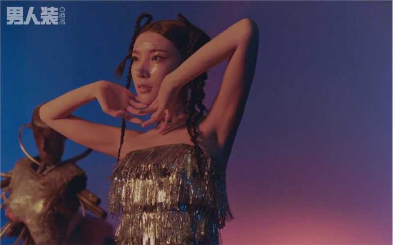 优质戴燕妮抹胸流金长裙性感相册