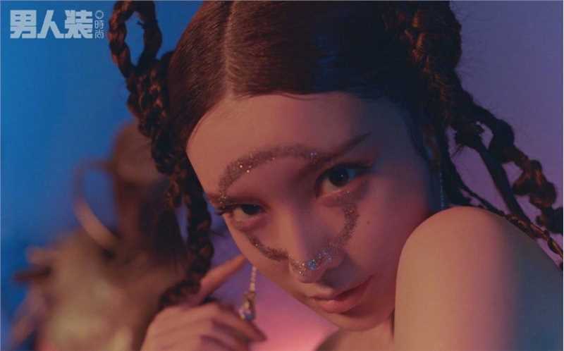 优质戴燕妮抹胸流金长裙性感相册