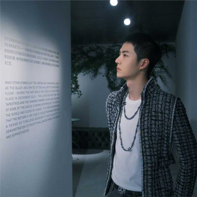 王一博香奈儿套装时尚图片