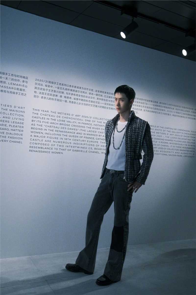 王一博香奈儿套装时尚图片