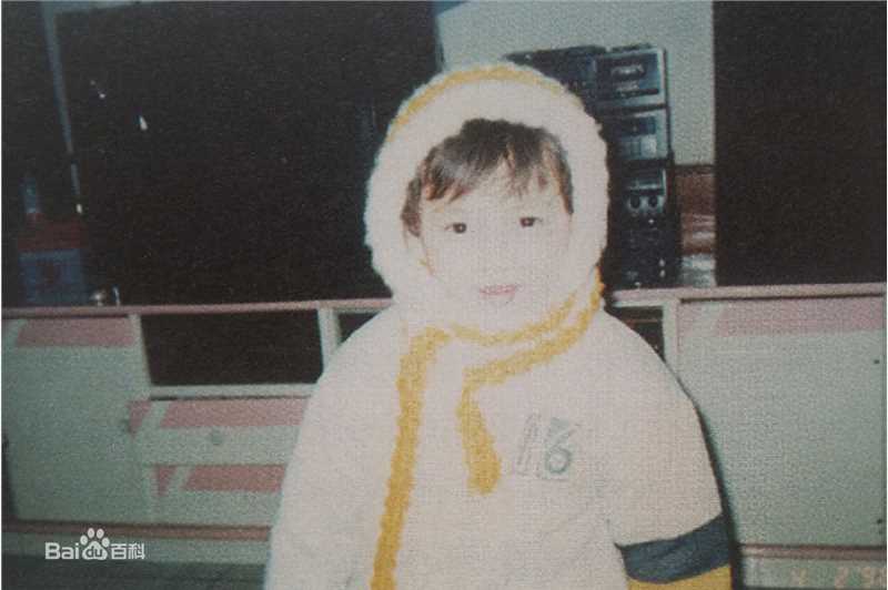 张艺兴(LAY，レイ)小时候图片图册