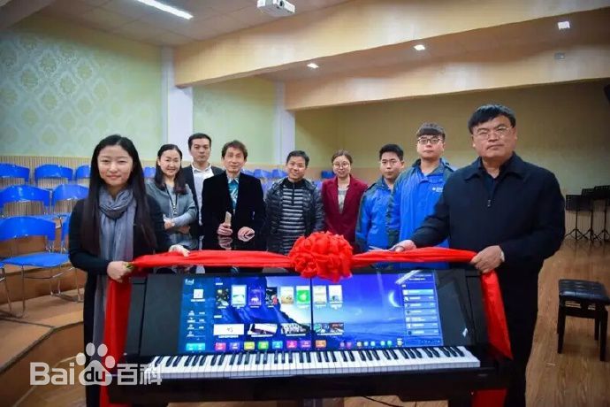 张艺兴(LAY，レイ)公益活动性感图片图集