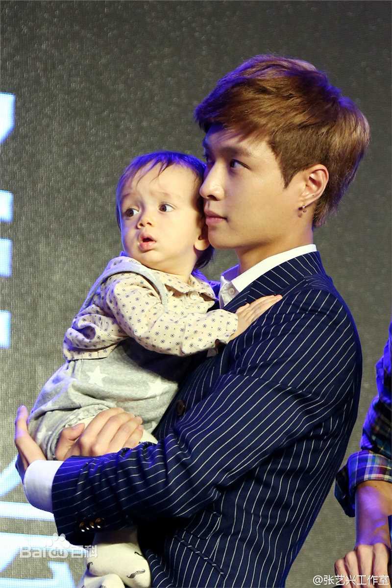 最全张艺兴(LAY，レイ)在《从天儿降》乐意中的相册