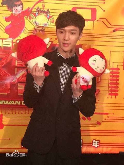 张艺兴(LAY，レイ)主持图集素颜照相册