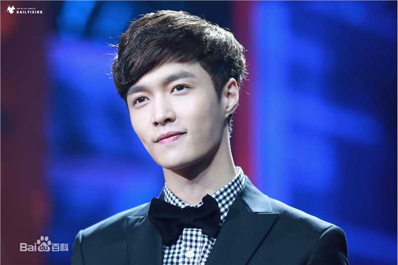 张艺兴(LAY，レイ)主持图集素颜照相册