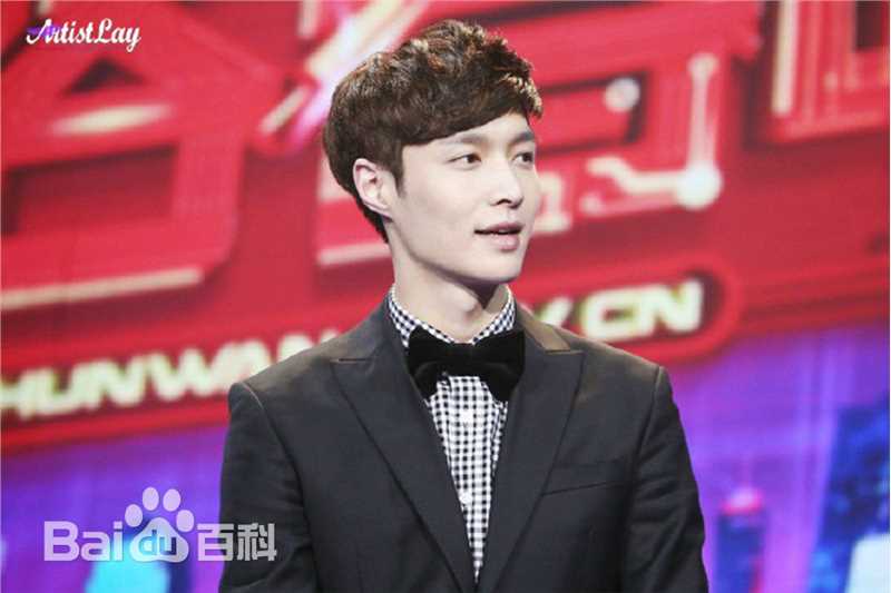 张艺兴(LAY，レイ)主持图集素颜照相册