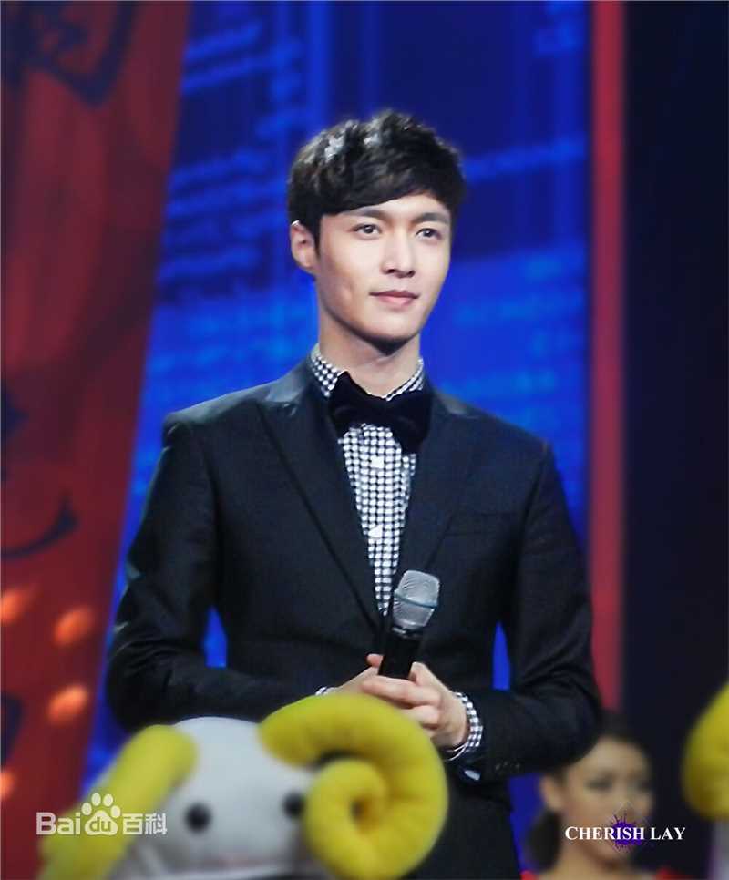 张艺兴(LAY，レイ)主持图集素颜照相册