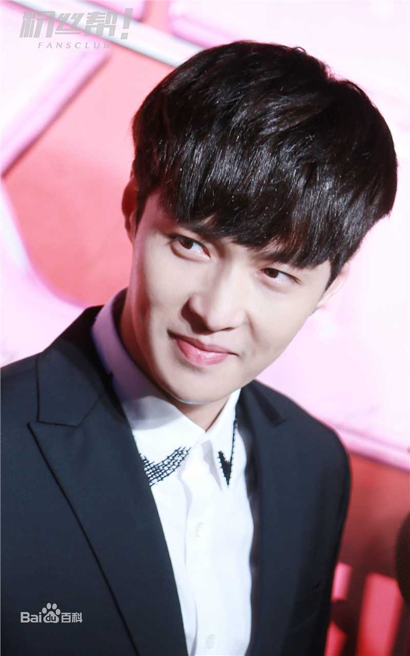 张艺兴(LAY，レイ)出席活动性感图片图集