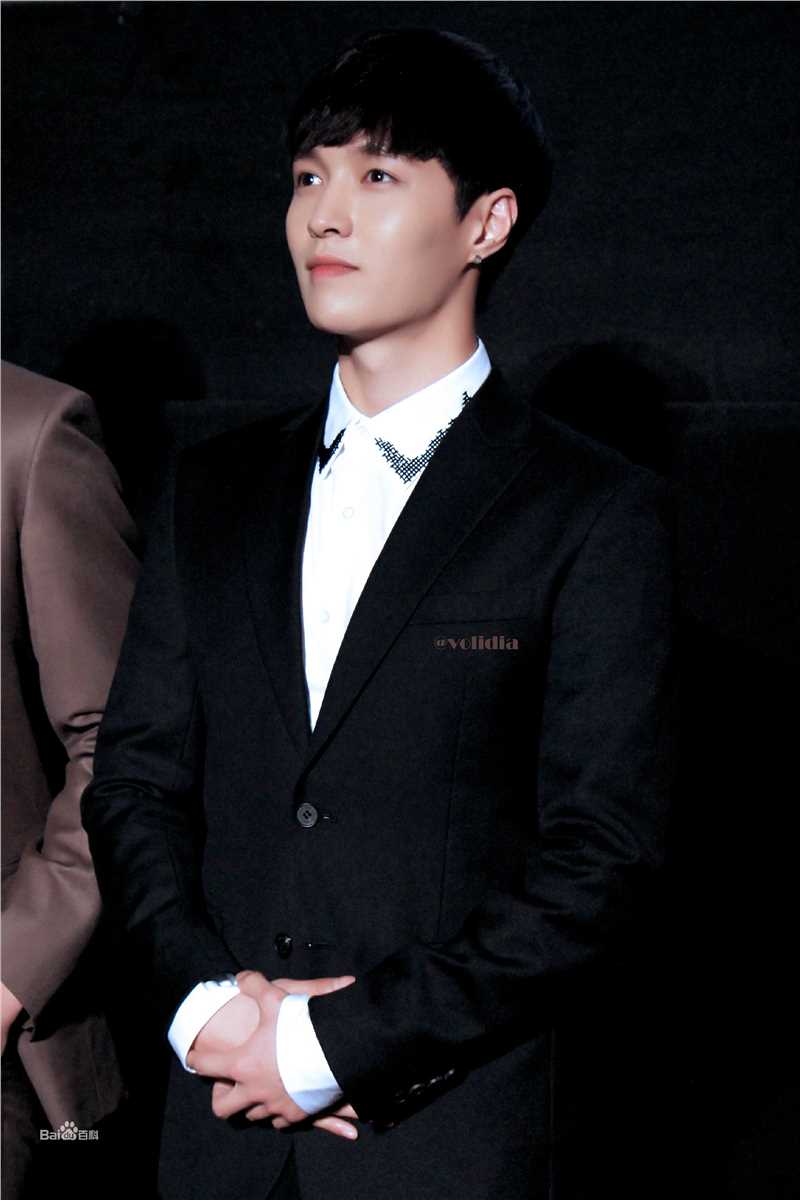 张艺兴(LAY，レイ)出席活动性感图片图集