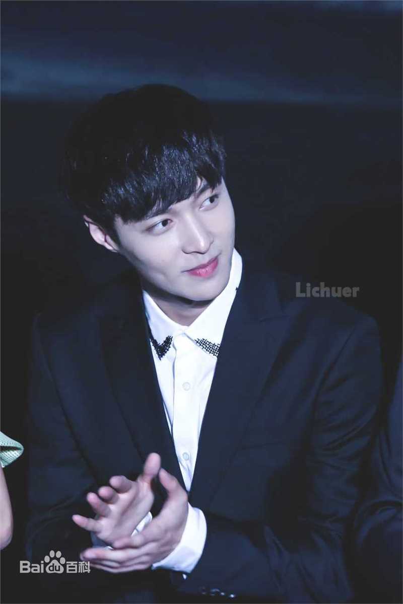 张艺兴(LAY，レイ)出席活动性感图片图集