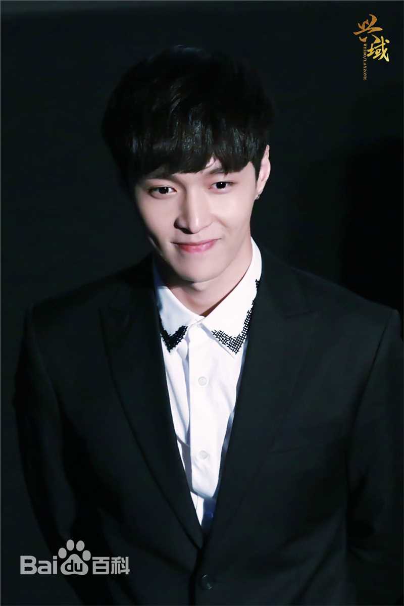 张艺兴(LAY，レイ)出席活动性感图片图集