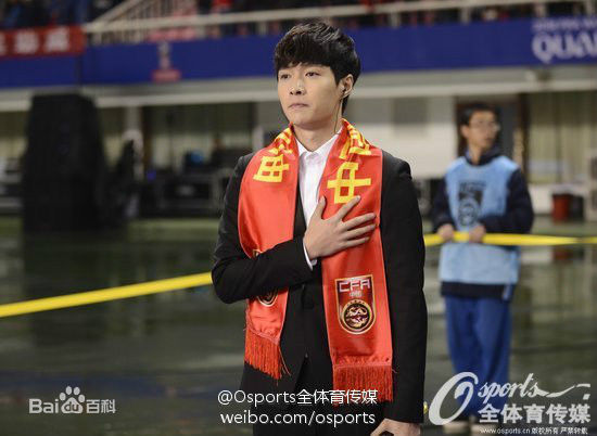 张艺兴(LAY，レイ)出席活动性感图片图集