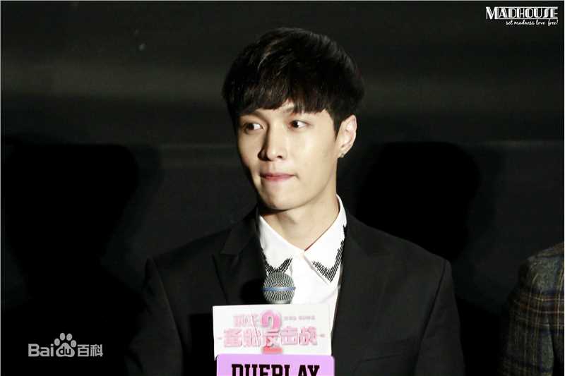 张艺兴(LAY，レイ)出席活动性感图片图集