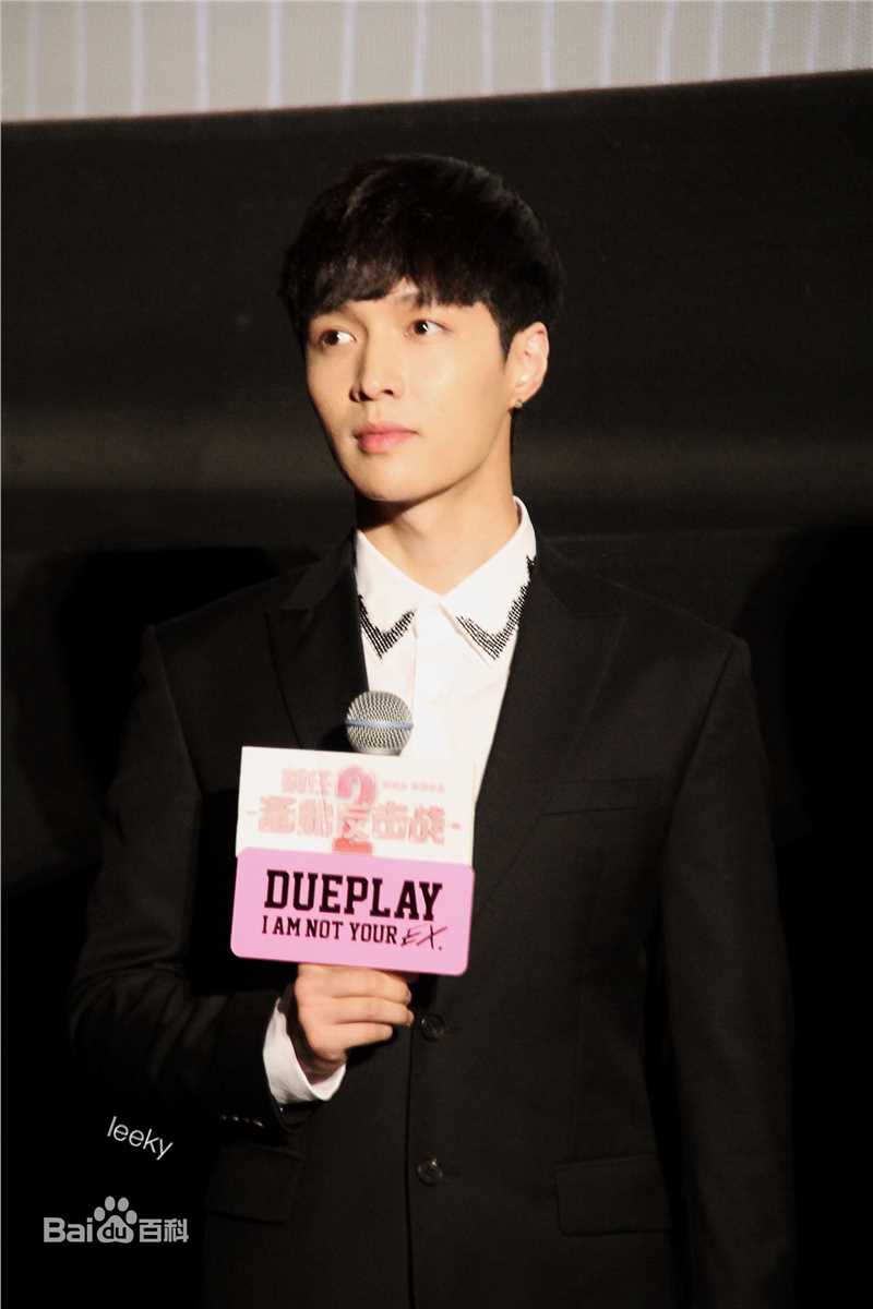 张艺兴(LAY，レイ)出席活动性感图片图集