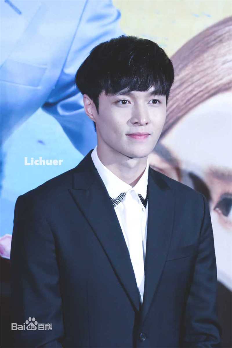 张艺兴(LAY，レイ)出席活动性感图片图集