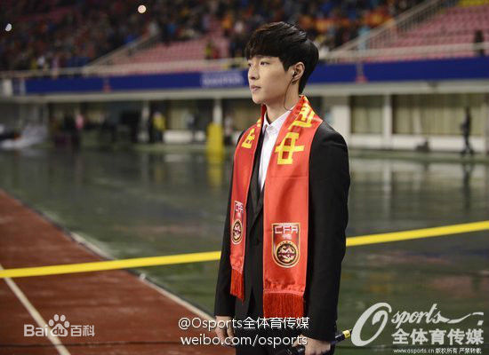 张艺兴(LAY，レイ)出席活动性感图片图集