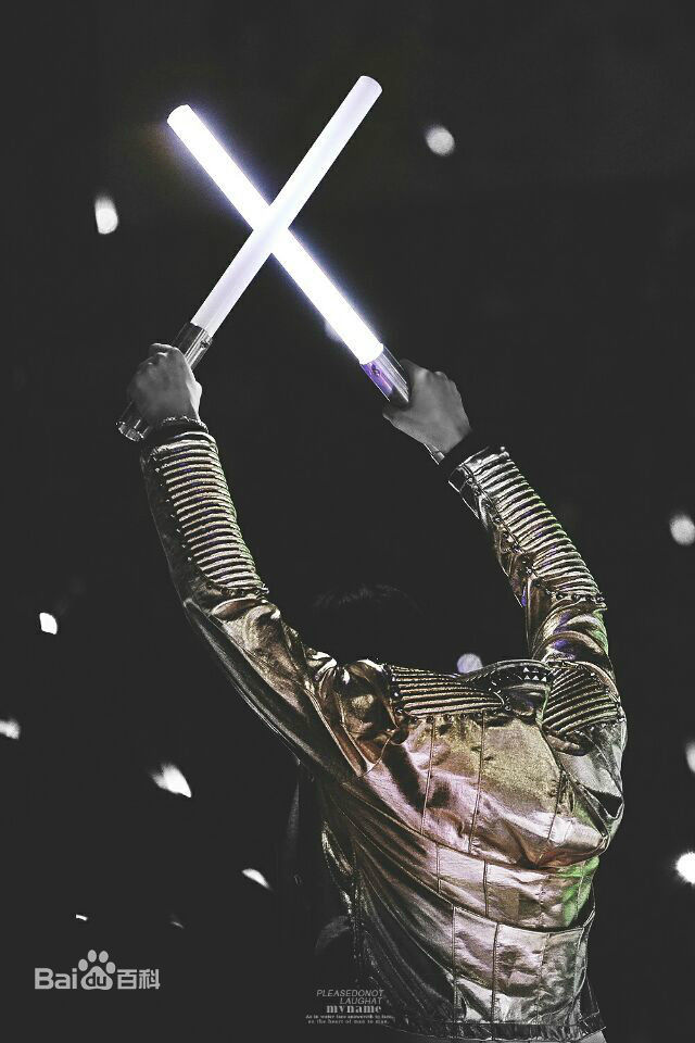 张艺兴(LAY，レイ)演出舞台壁纸壁纸