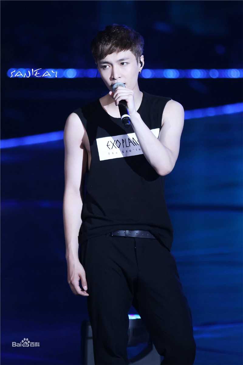 张艺兴(LAY，レイ)演出舞台壁纸壁纸