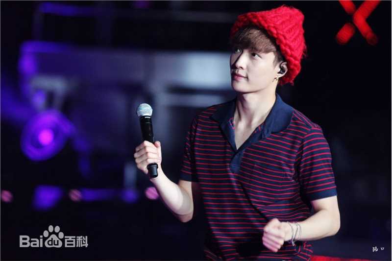 张艺兴(LAY，レイ)演出舞台壁纸壁纸