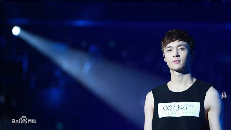 张艺兴(LAY，レイ)演出舞台壁纸壁纸