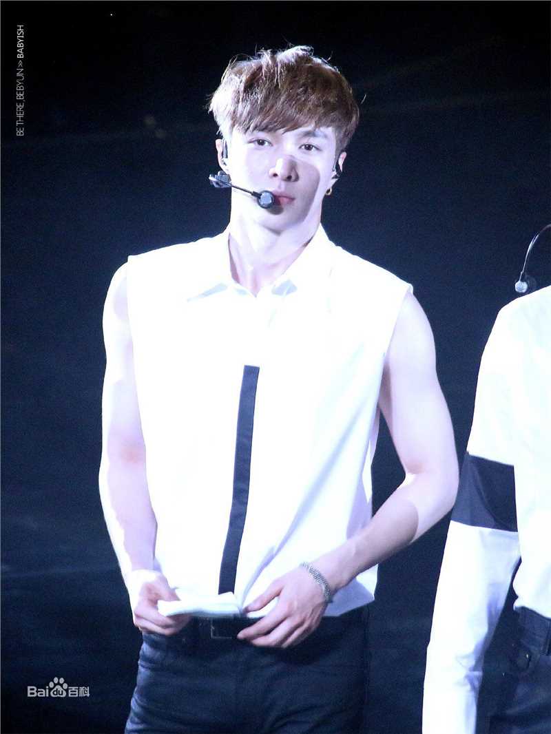 张艺兴(LAY，レイ)演出舞台壁纸壁纸