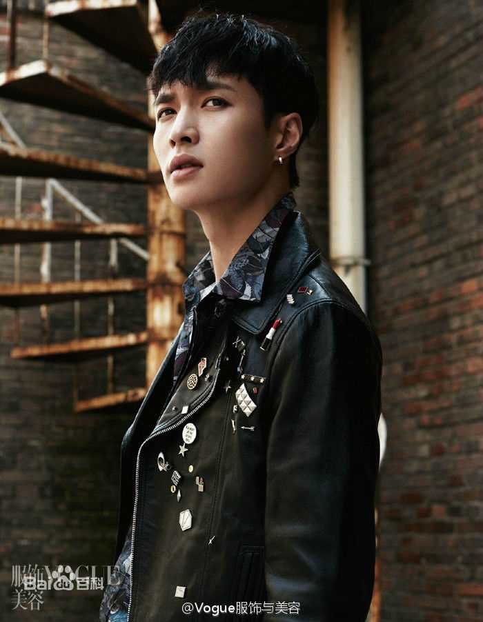 张艺兴(LAY，レイ)高清杂志图集