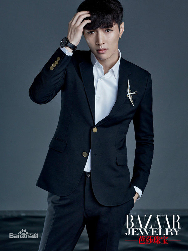 张艺兴(LAY，レイ)高清杂志图集
