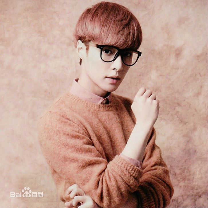 张艺兴(LAY，レイ)高清杂志图集