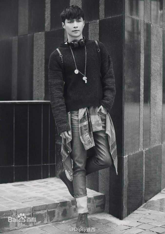 张艺兴(LAY，レイ)高清杂志图集