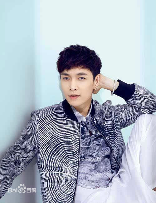 张艺兴(LAY，レイ)高清杂志图集