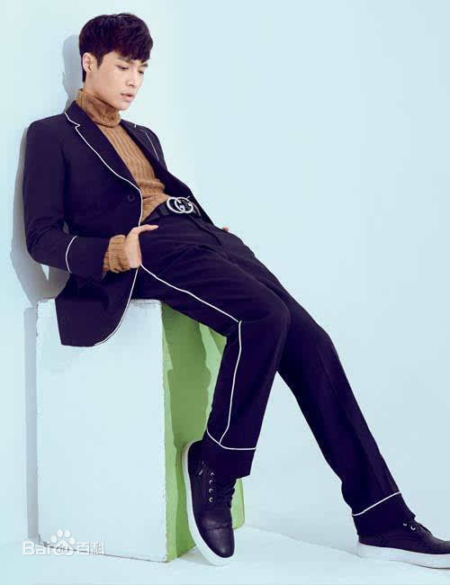 张艺兴(LAY，レイ)高清杂志图集