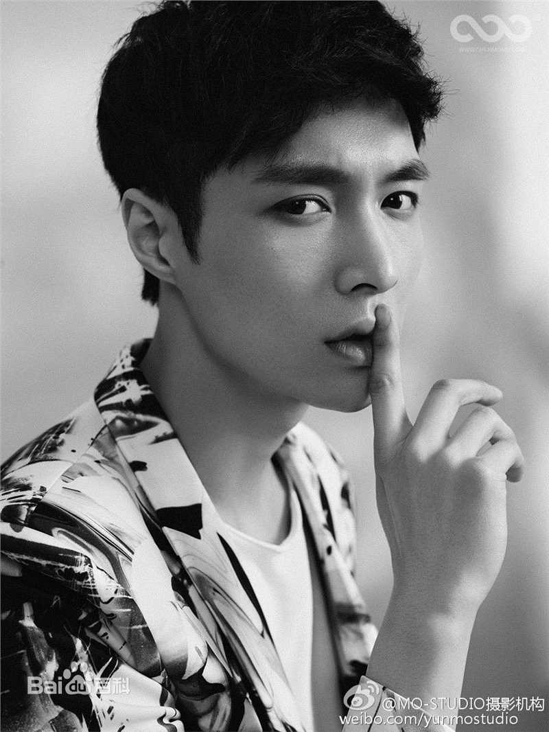 张艺兴(LAY，レイ)高清杂志图集