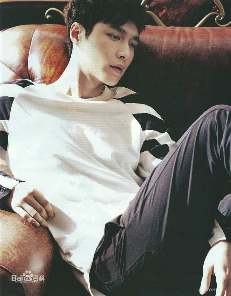 张艺兴(LAY，レイ)高清杂志图集