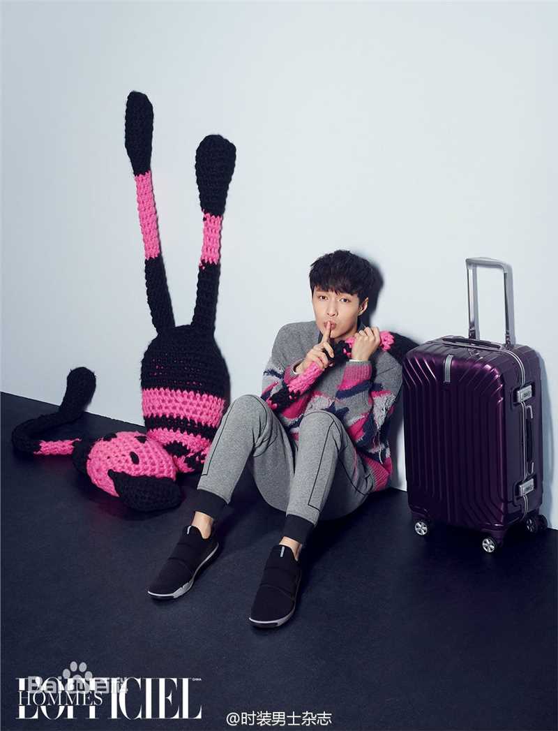 张艺兴(LAY，レイ)高清杂志图集