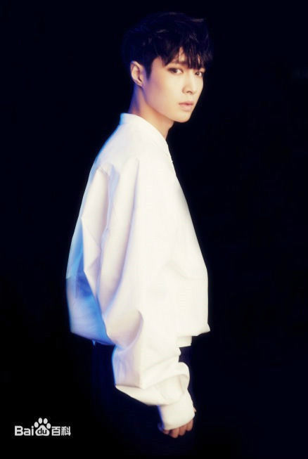 张艺兴(LAY，レイ)最新官方图集