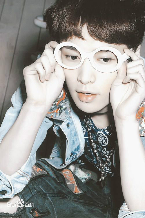 张艺兴(LAY，レイ)最新官方图集