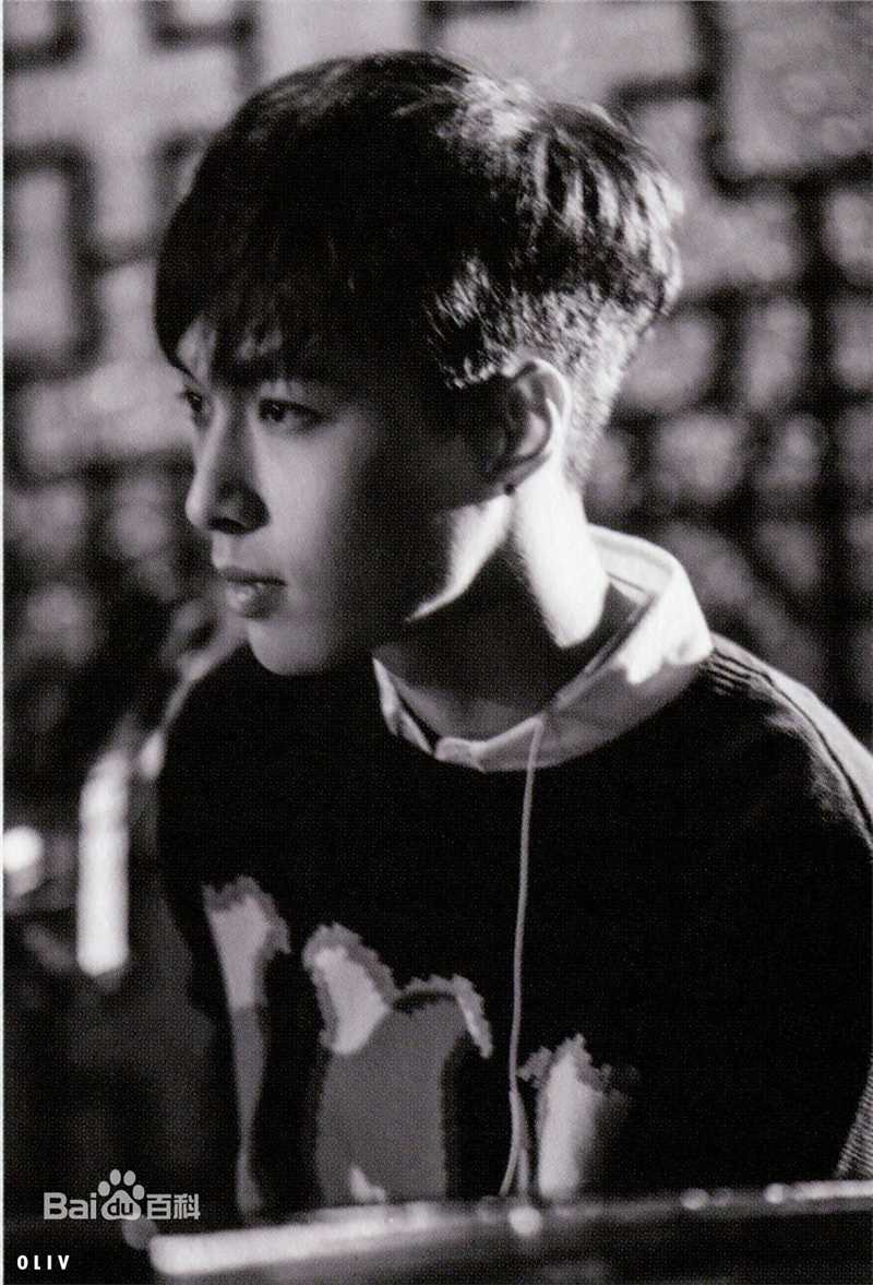 张艺兴(LAY，レイ)最新官方图集