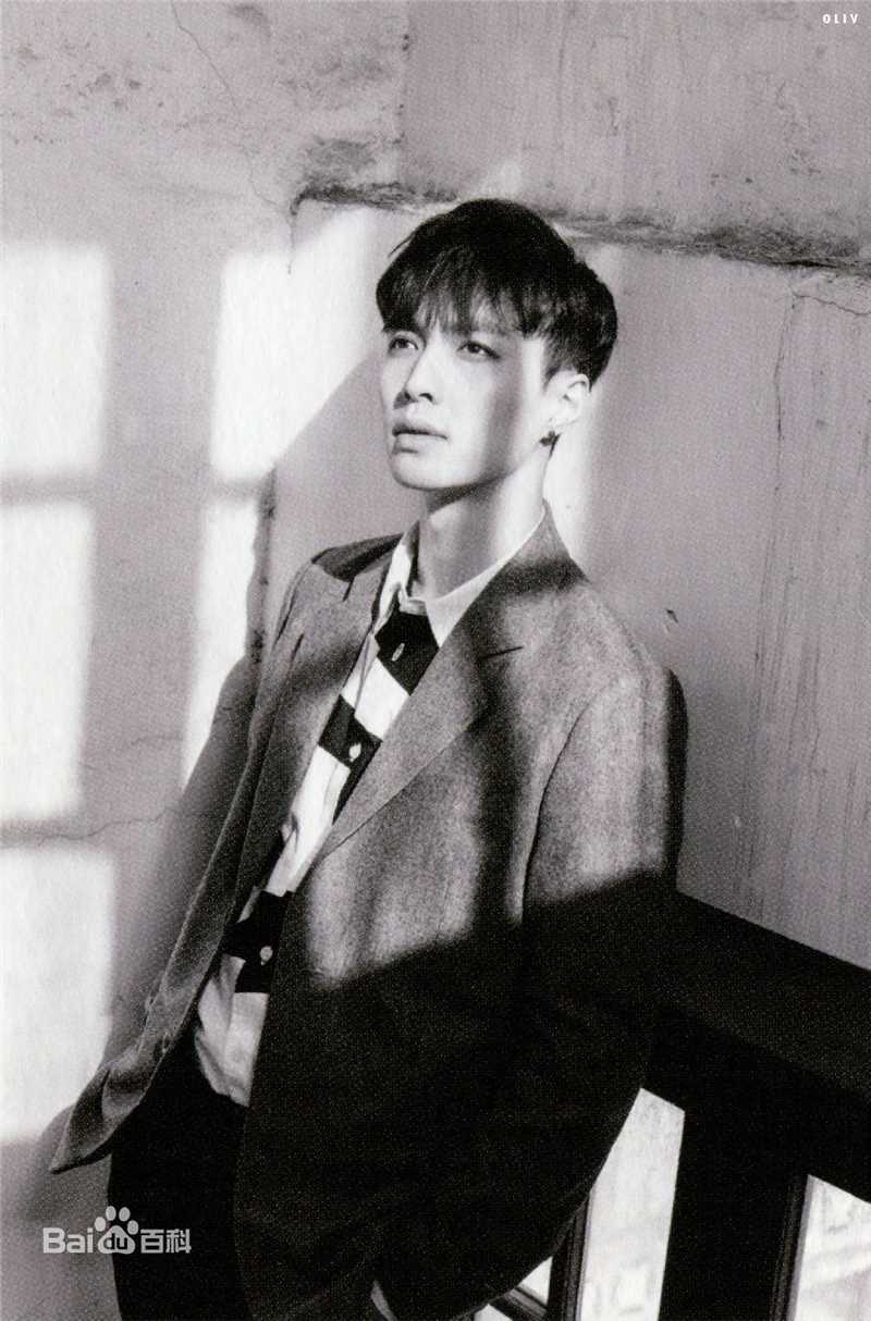 张艺兴(LAY，レイ)最新官方图集