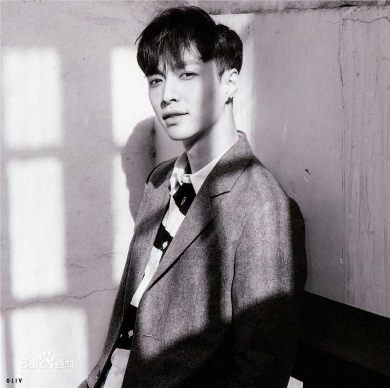 张艺兴(LAY，レイ)最新官方图集