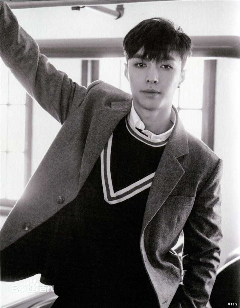 张艺兴(LAY，レイ)最新官方图集