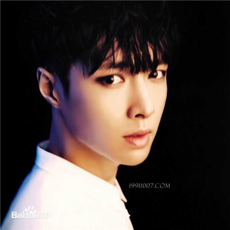 张艺兴(LAY，レイ)最新官方图集