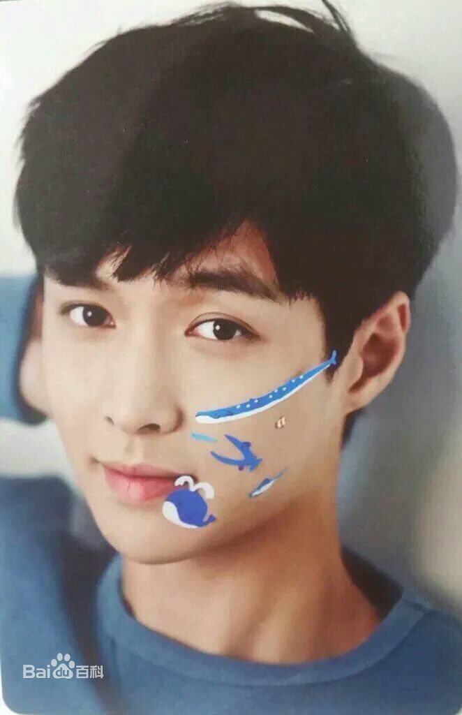 张艺兴(LAY，レイ)最新官方图集
