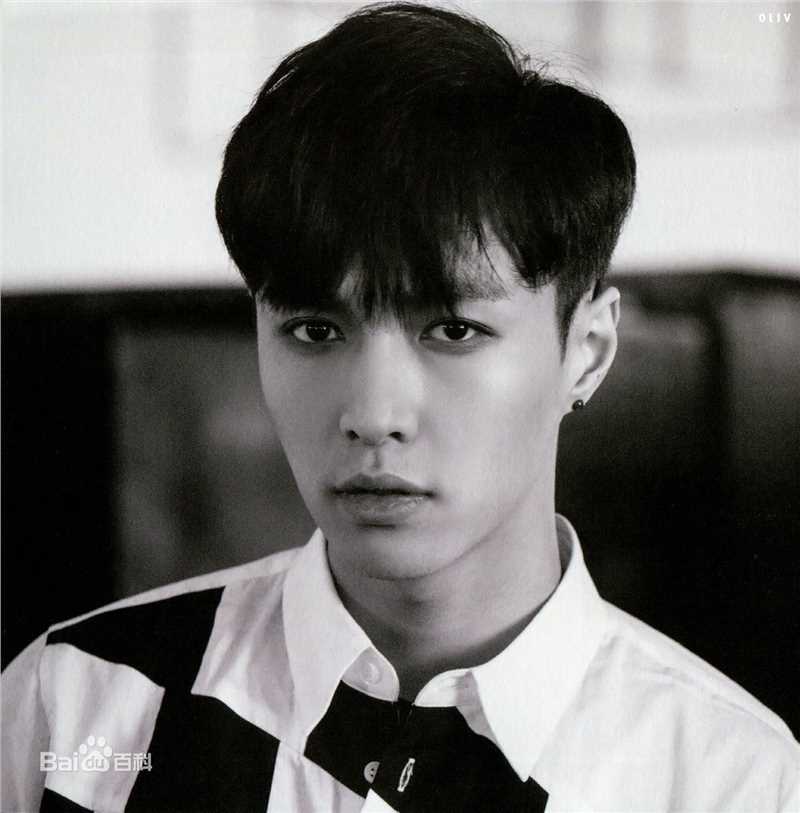 张艺兴(LAY，レイ)最新官方图集