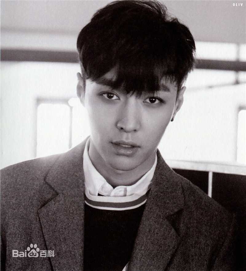 张艺兴(LAY，レイ)最新官方图集