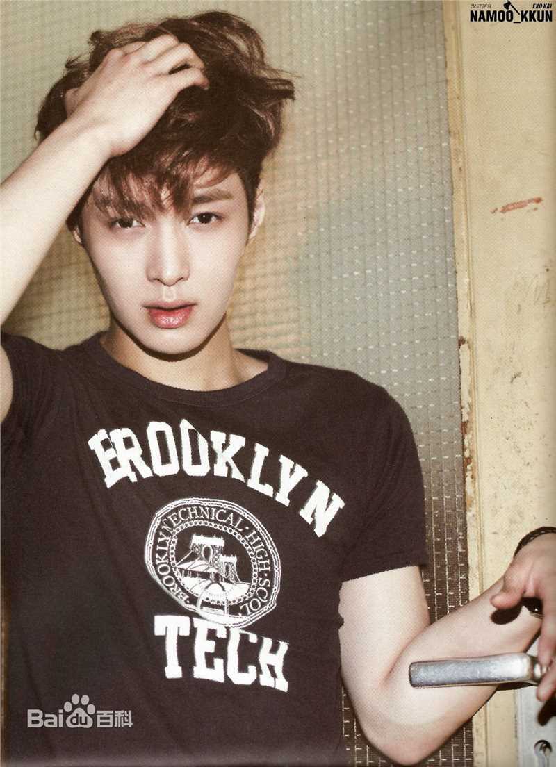 张艺兴(LAY，レイ)最新官方图集